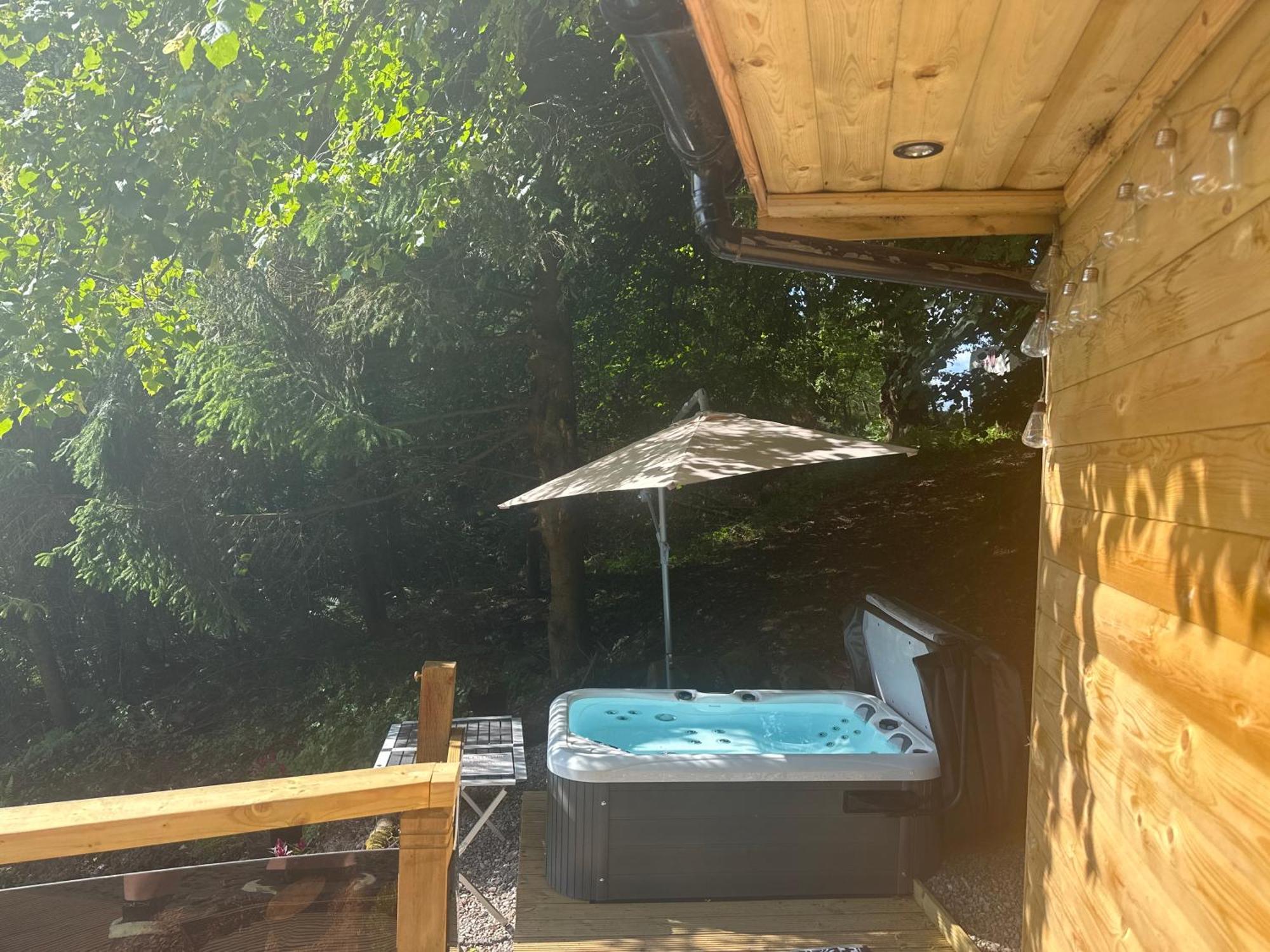 Unique Orchard Lodge For Couples With Hot Tub Strathaven Exterior photo